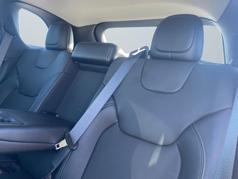 Used 2021 Jeep Cherokee Latitude Lux w/ Comfort/Convenience Group image 14