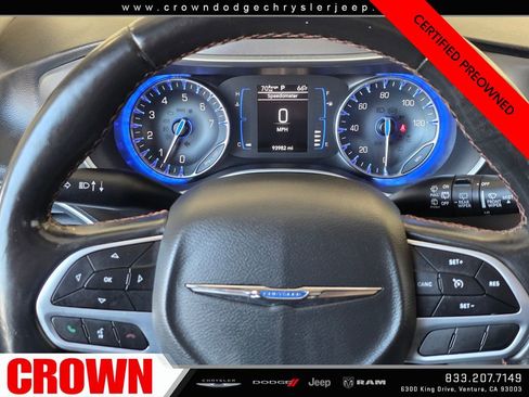 Certified 2020 Chrysler Pacifica Touring-L FWD image 32