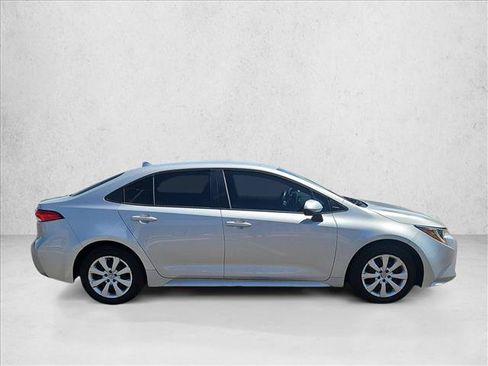 Used 2020 Toyota Corolla LE w/ Carpet Mat Package (TMS) FWD image 5