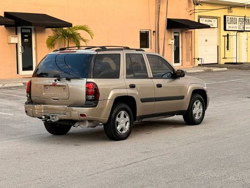 Used 2005 Chevrolet TrailBlazer LS w/ LS Preferred Equipment Group RWD image 7
