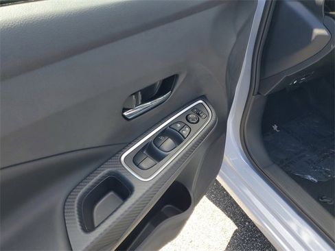 New 2025 Nissan Versa SR w/ Trunk Package image 6