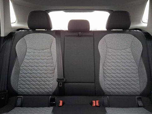 Used 2025 Volkswagen Tiguan S AWD/4WD image 15