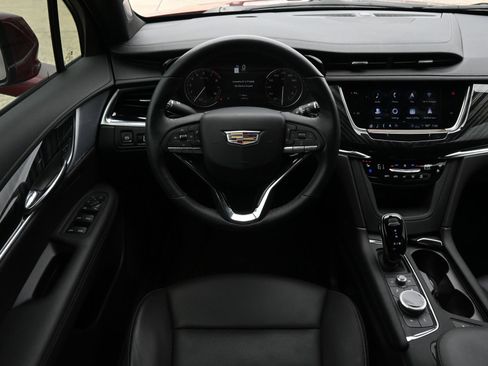 Used 2024 Cadillac XT6 Premium Luxury w/ LPO, Floor Liner Package FWD image 9