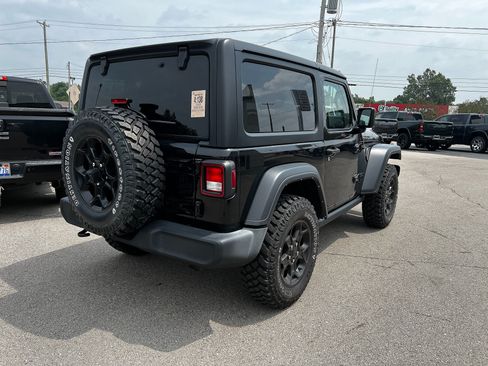Used 2022 Jeep Wrangler Sport AWD/4WD image 2