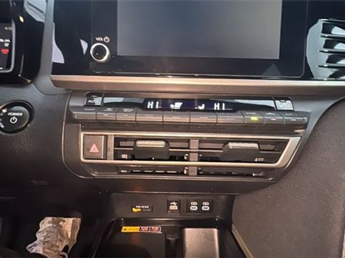 Used 2025 Toyota Camry LE image 17