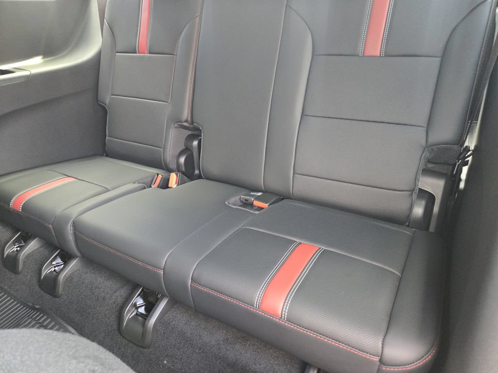 New 2027 Chevrolet Traverse RS w/ LPO, Floor Liner Package AWD/4WD image 23