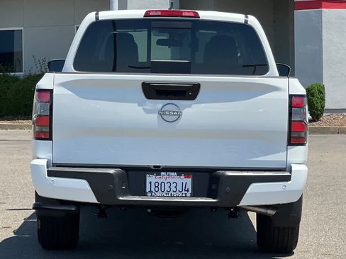 Used 2025 Nissan Frontier SV RWD image 8