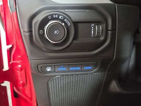 Used 2025 Jeep Wrangler Unlimited Sahara w/ Safety Group AWD/4WD image 29