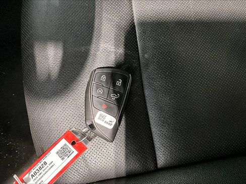 Used 2024 GMC Sierra 1500 SLT image 31