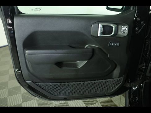 Used 2023 Jeep Wrangler Unlimited w/ Convenience Group AWD/4WD image 21