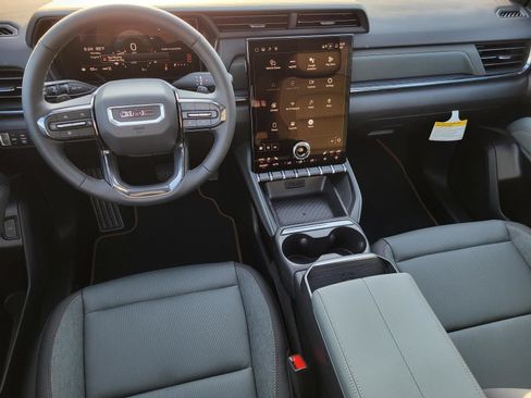 New 2026 GMC Terrain AT4 w/ Technology Package II AWD/4WD image 5