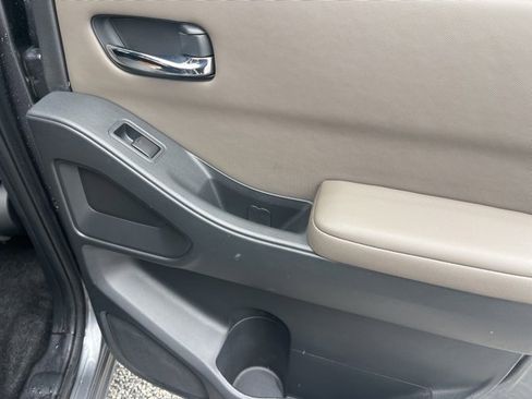 Used 2022 Nissan Frontier SV image 23