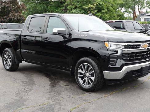 Used 2023 Chevrolet Silverado 1500 LT AWD/4WD image 4