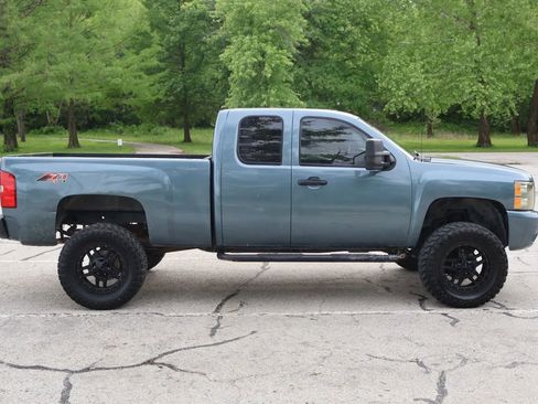 Used 2007 Chevrolet Silverado 1500 LT w/ 1LT Convenience Package AWD/4WD image 5
