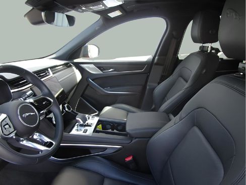 Used 2022 Jaguar F-PACE S image 4
