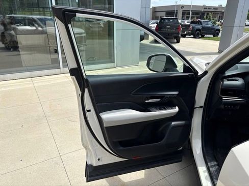 Used 2024 Toyota Grand Highlander AWD Hybrid image 25