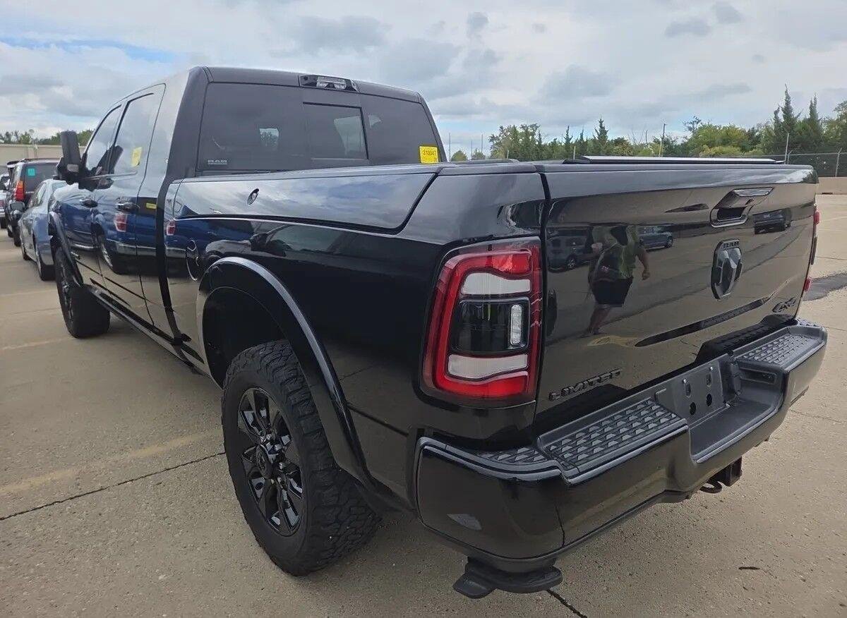 Used 2021 RAM 3500 Limited AWD/4WD image 3