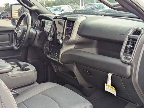 New 2025 RAM 2500 Tradesman AWD/4WD image 32