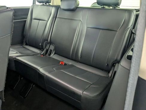 Used 2024 Ford Expedition Max XLT image 29