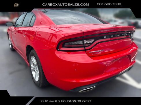 Used 2022 Dodge Charger SXT RWD image 2