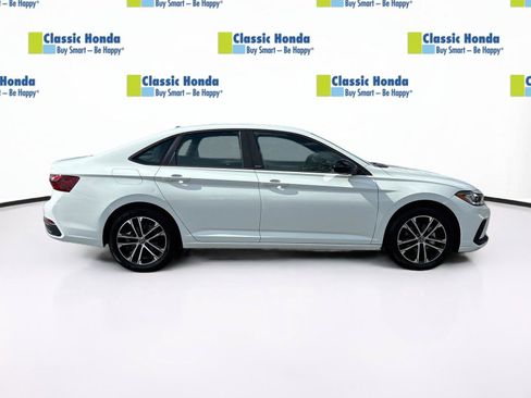 Used 2025 Volkswagen Jetta Sport FWD image 9