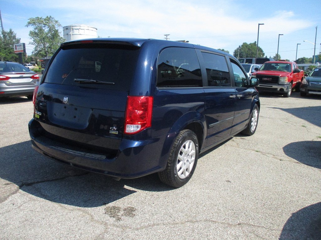 Used 2014 RAM C/V Tradesman FWD image 2