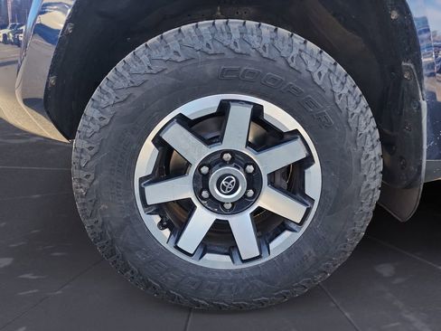 Used 2022 Toyota 4Runner TRD Off-Road Premium image 14