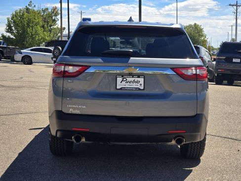 Used 2021 Chevrolet Traverse LS FWD image 4
