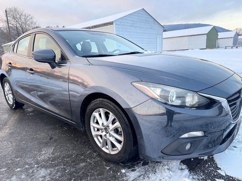Used 2016 MAZDA MAZDA3 i Grand Touring image 2