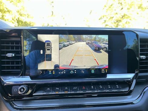 Used 2023 Chevrolet Silverado 1500 ZR2 w/ Technology Package image 19