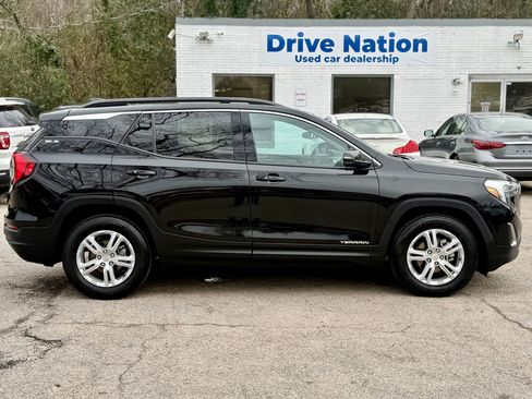 Used 2019 GMC Terrain SLE w/ Driver Convenience Package image 4