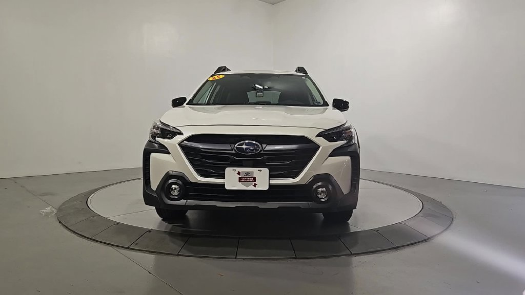 Certified 2025 Subaru Outback Premium AWD/4WD image 9