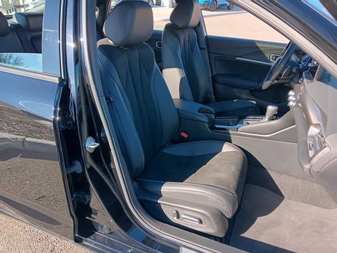 Used 2023 Acura Integra A-Spec image 12