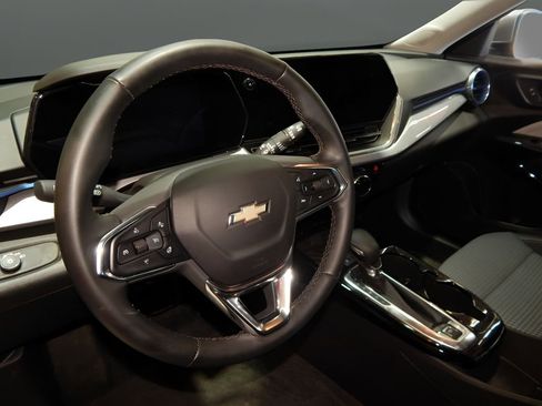 Used 2025 Chevrolet Trax LT w/ LT Convenience Package image 15