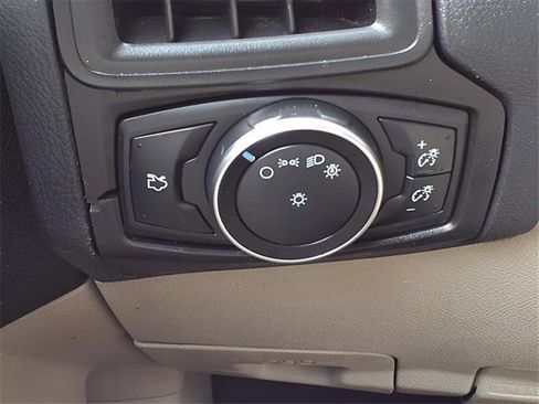 Used 2015 Ford Focus SE image 19