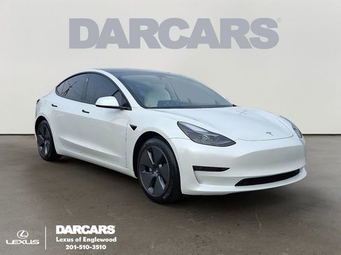 Used 2021 Tesla Model 3 Standard Range Plus image 1