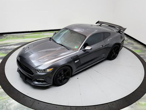 Used 2017 Ford Mustang GT Premium w/ GT Performance Package RWD image 34