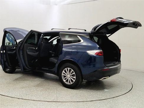 Used 2023 Buick Enclave Essence image 11