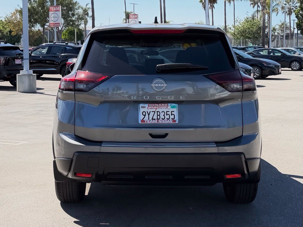 Certified 2026 Nissan Rogue SV FWD image 6