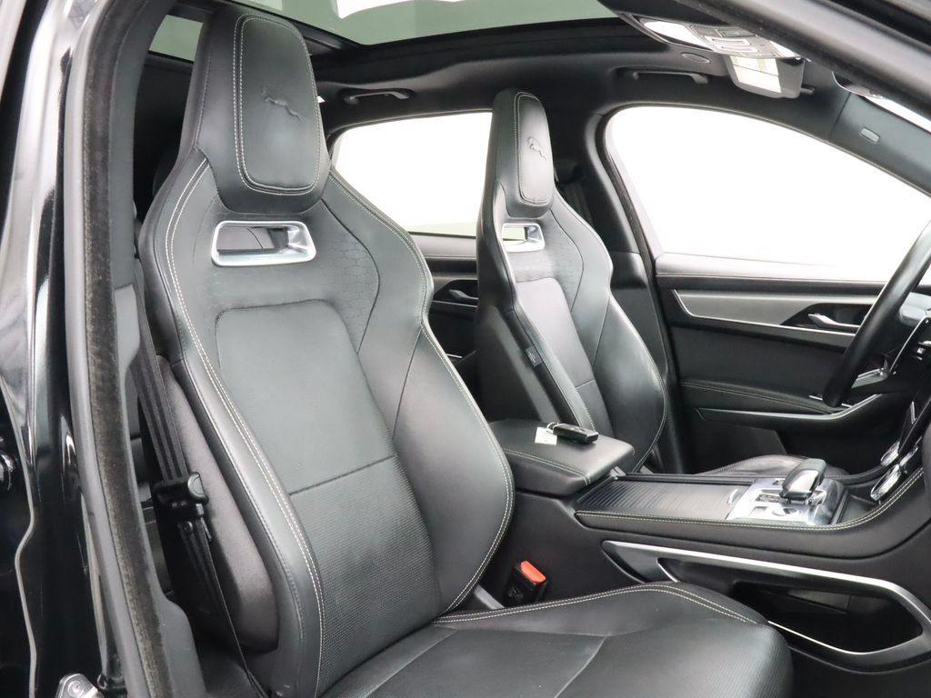 Used 2024 Jaguar F-PACE R-Dynamic S AWD/4WD image 27