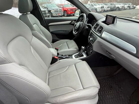 Used 2018 Audi Q3 2.0T Premium Plus image 29