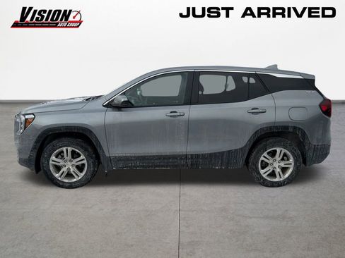 Used 2024 GMC Terrain SLE image 8