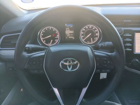 Used 2018 Toyota Camry L image 17