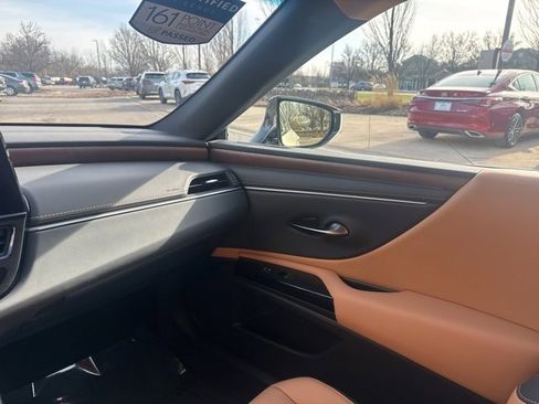 Certified 2025 Lexus ES 300h w/ Premium Package image 32