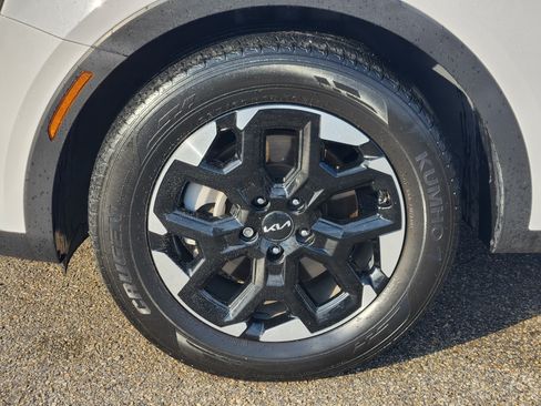 Used 2025 Kia Sorento S w/ Panoramic Sunroof Package FWD image 10