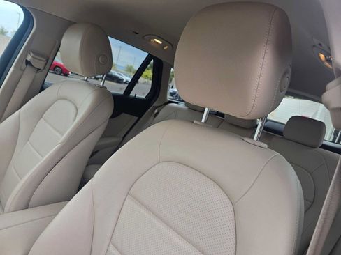 Used 2021 Mercedes-Benz GLC 300 4MATIC image 23