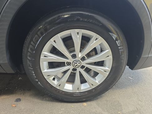 Used 2018 Volkswagen Tiguan S FWD image 31