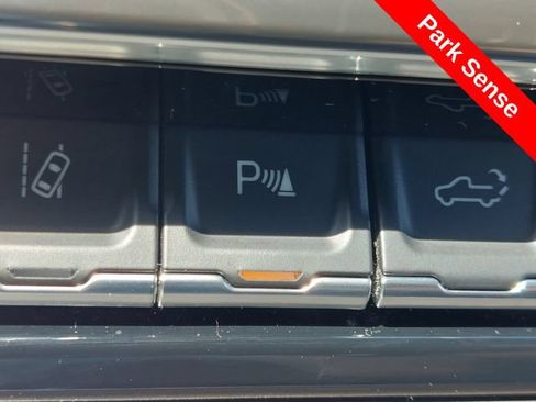 Used 2024 Chevrolet Silverado 2500 High Country w/ High Country Premium Package AWD/4WD image 26