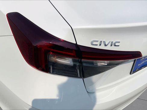 Used 2025 Honda Civic Sport image 29