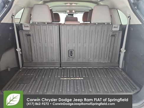 Used 2023 Toyota Highlander LE image 30